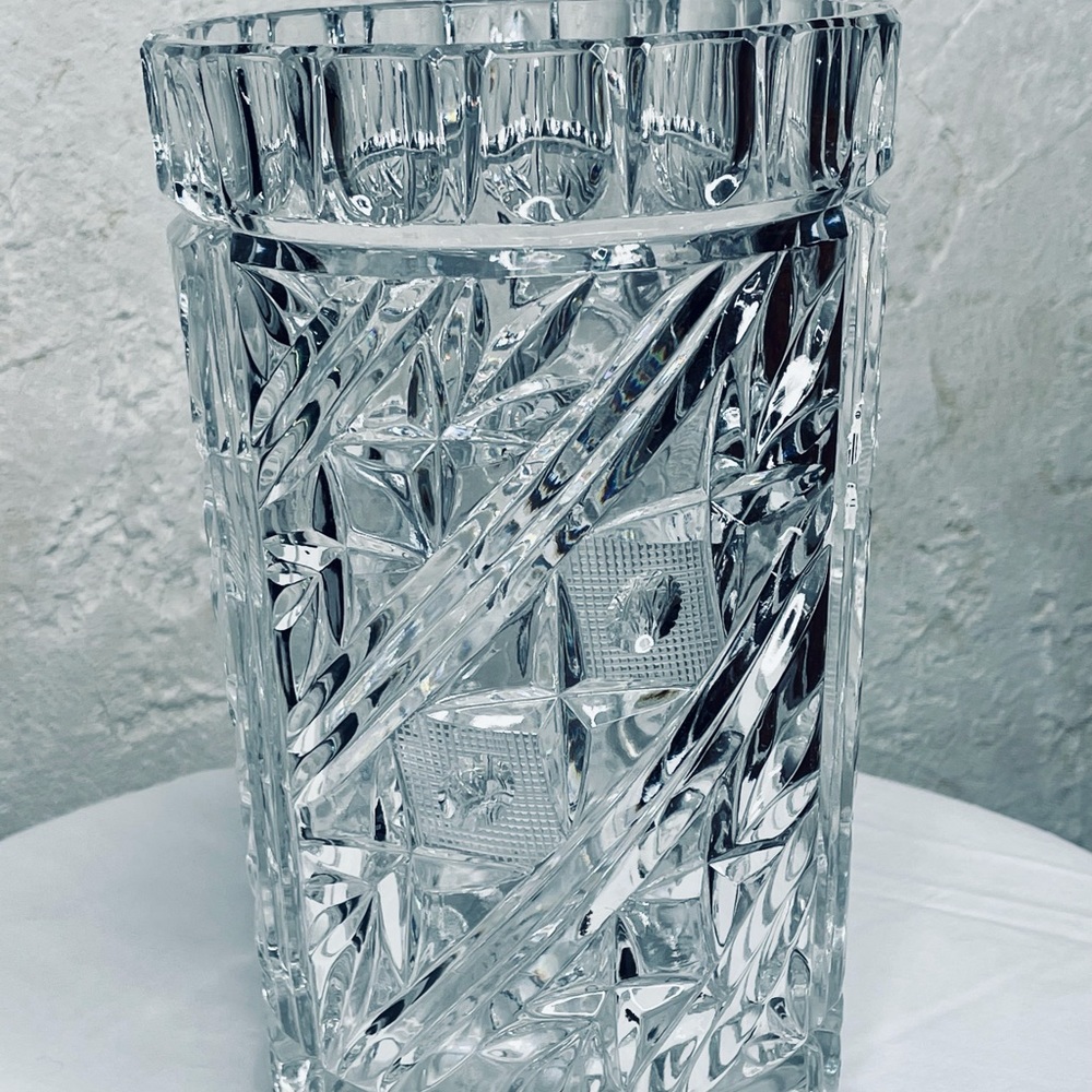 Heavy Lead Chrystal Vase - Picture 9 of 10